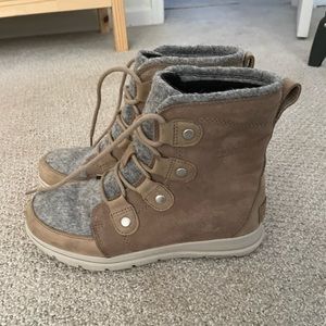 Like new Sorel Boots